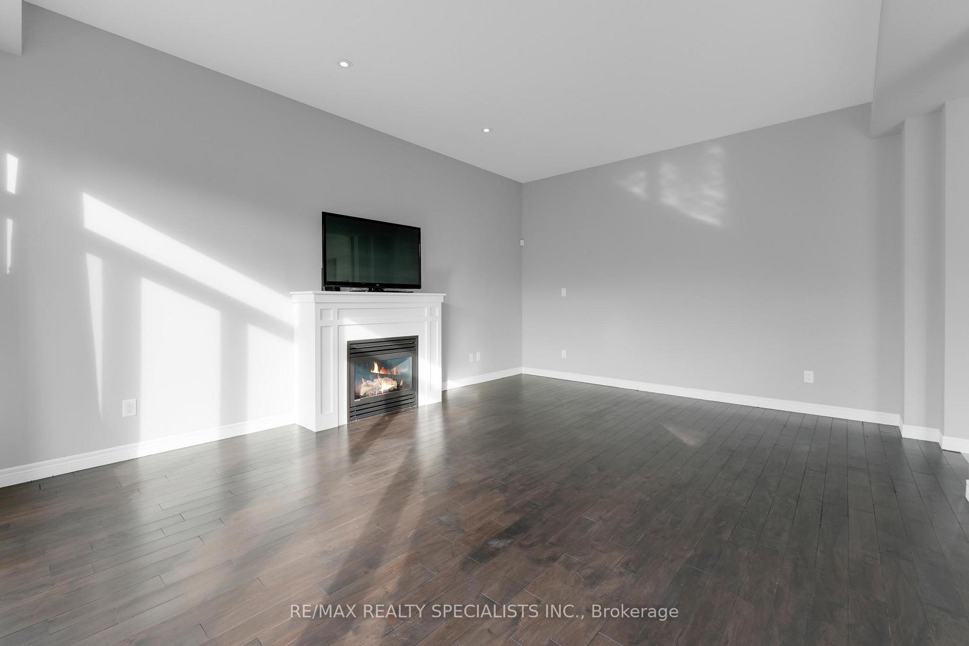 Photo 13 of 41 Donland Avenue, Grimsby, Grimsby West — HOMEH