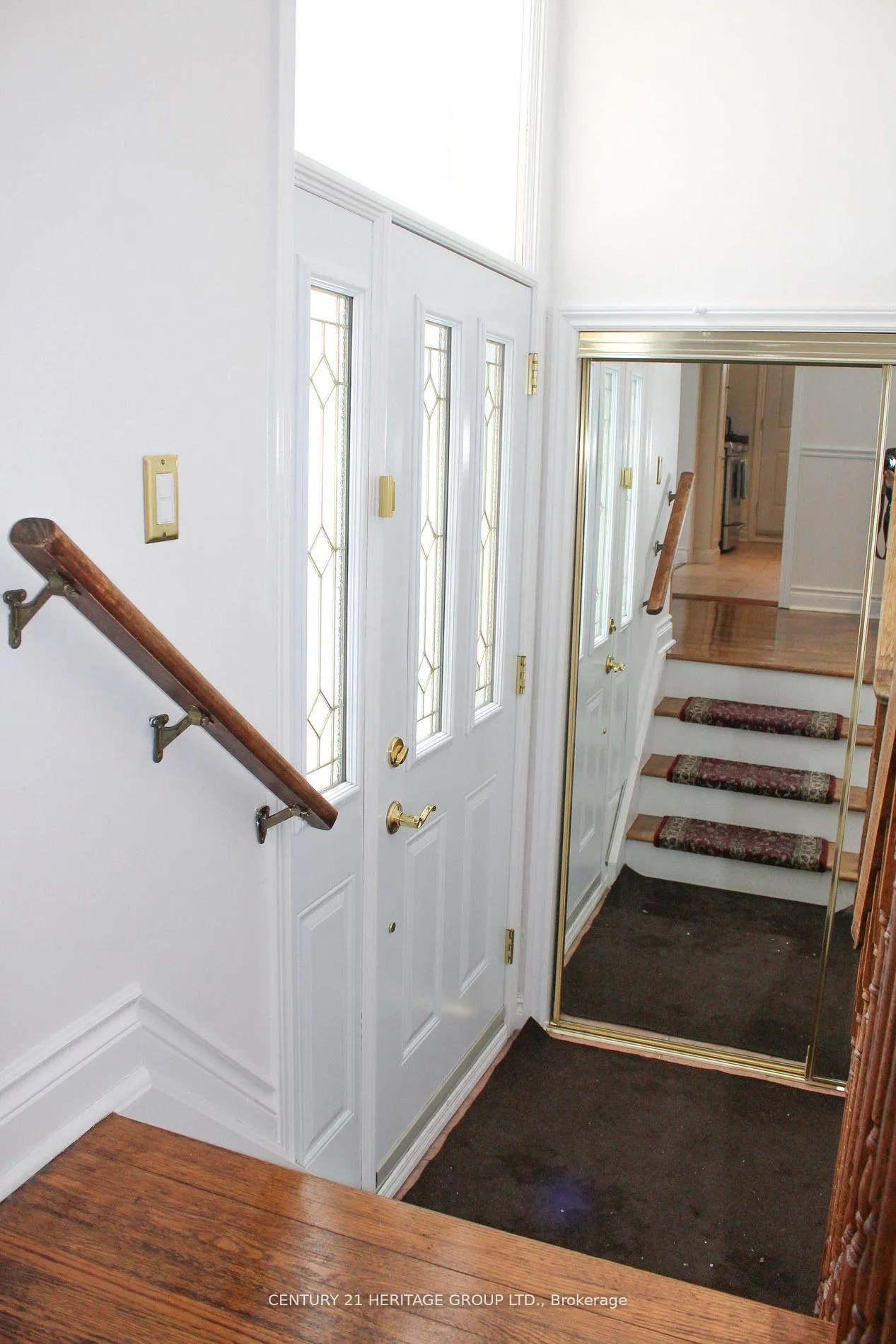 Photo 4 of 70 Richardson Drive, Aurora, Aurora Heights — HOMEH