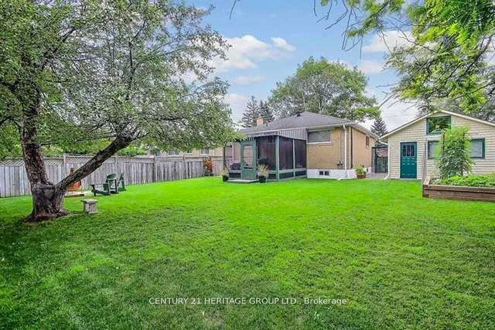 Photo 19 of 70 Richardson Drive, Aurora, Aurora Heights — HOMEH