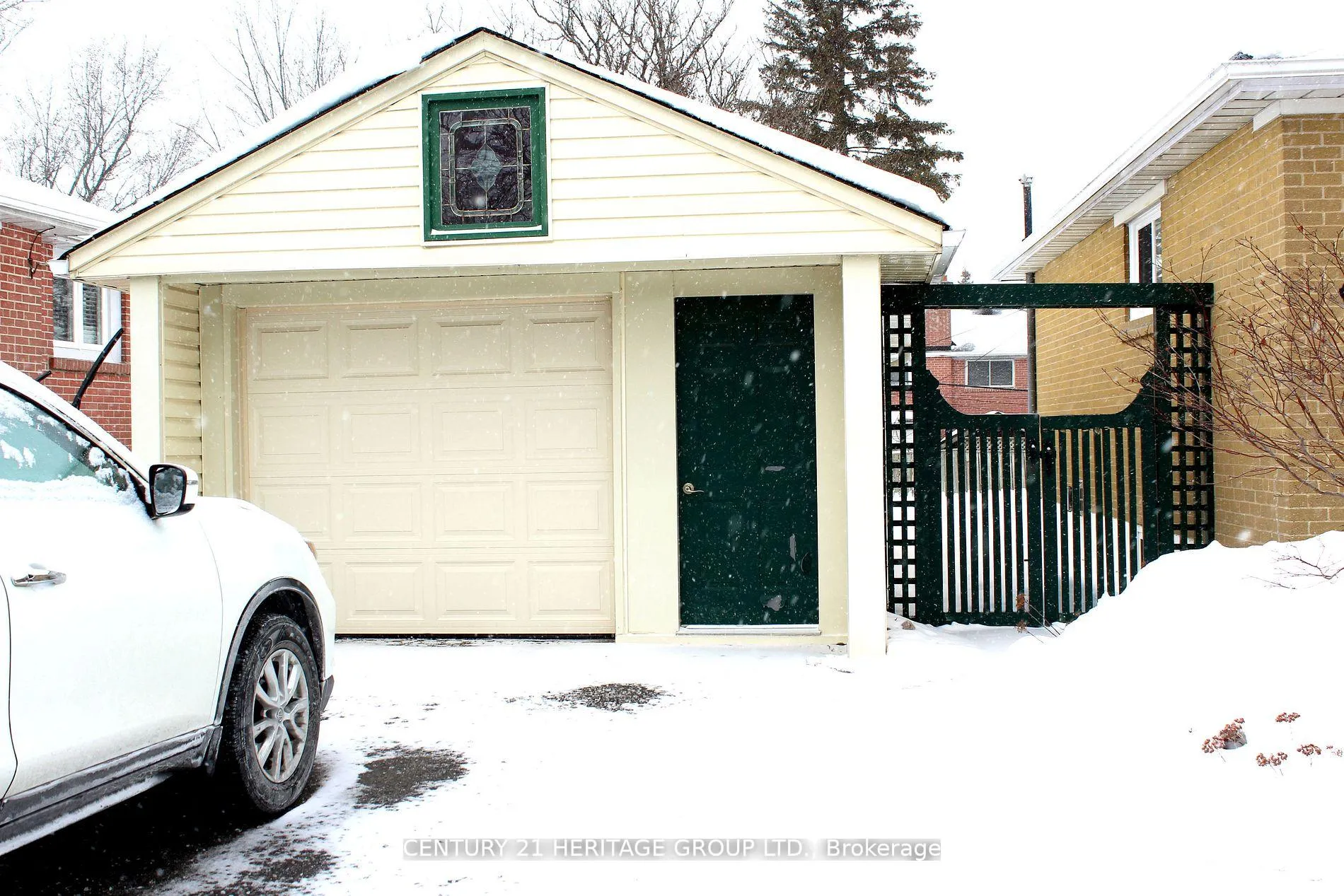 Photo 20 of 70 Richardson Drive, Aurora, Aurora Heights — HOMEH