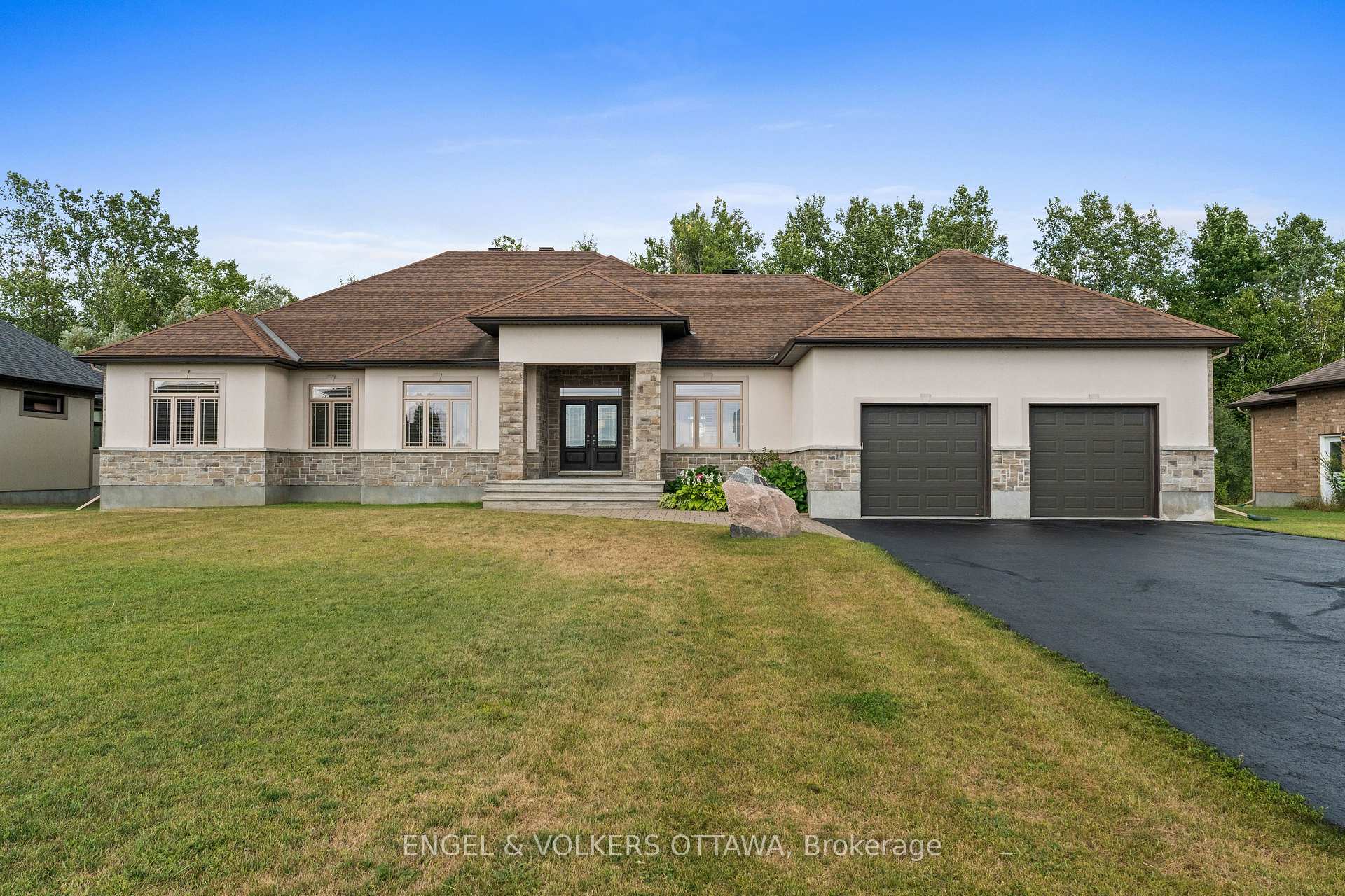 Photo 1 of 7510 Village Centre Place, Ottawa, Osgoode Twp North of Reg Rd 6 — HOMEH