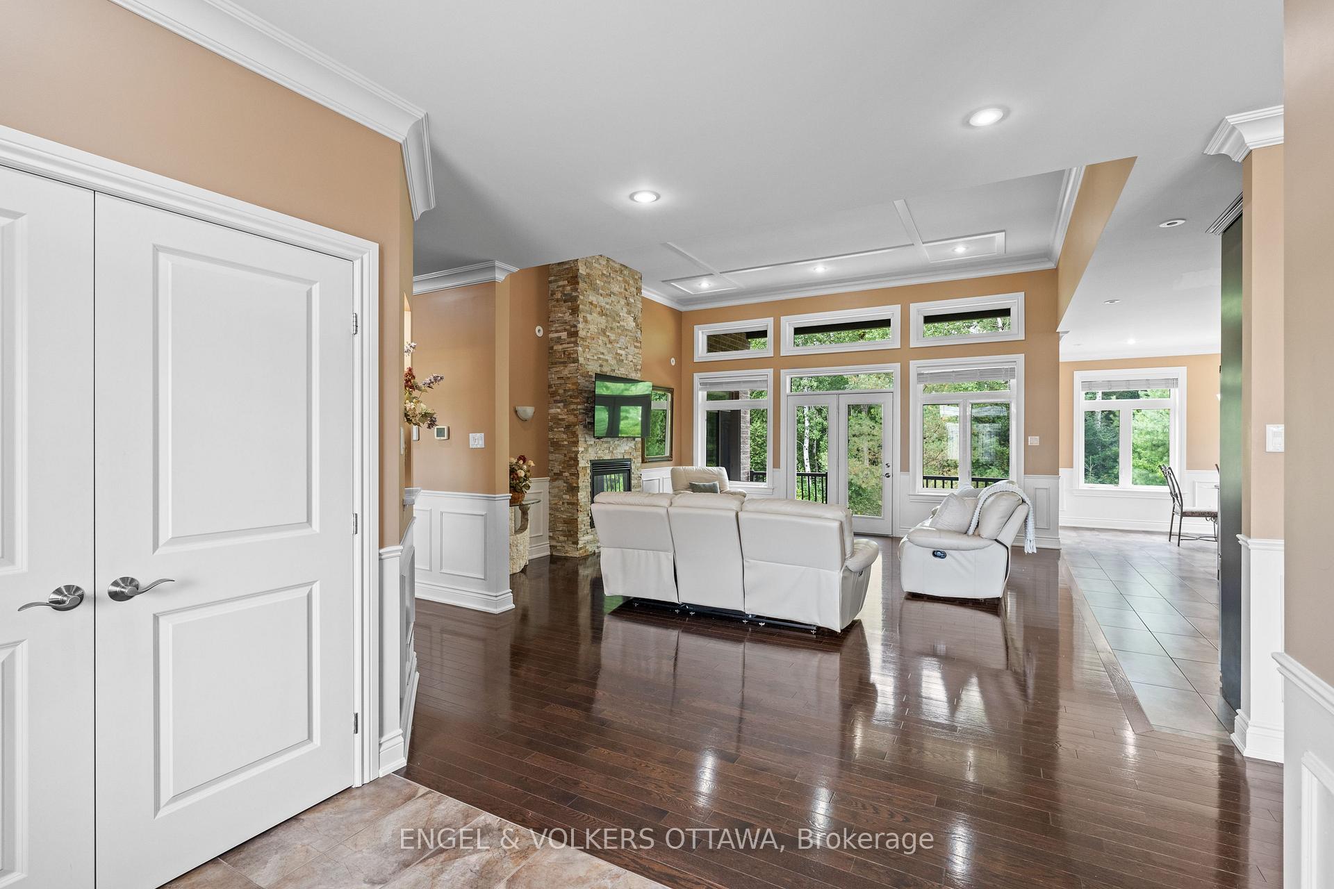 Photo 6 of 7510 Village Centre Place, Ottawa, Osgoode Twp North of Reg Rd 6 — HOMEH