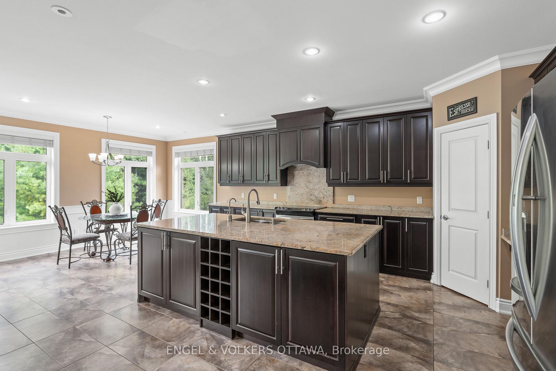 Photo 9 of 7510 Village Centre Place, Ottawa, Osgoode Twp North of Reg Rd 6 — HOMEH