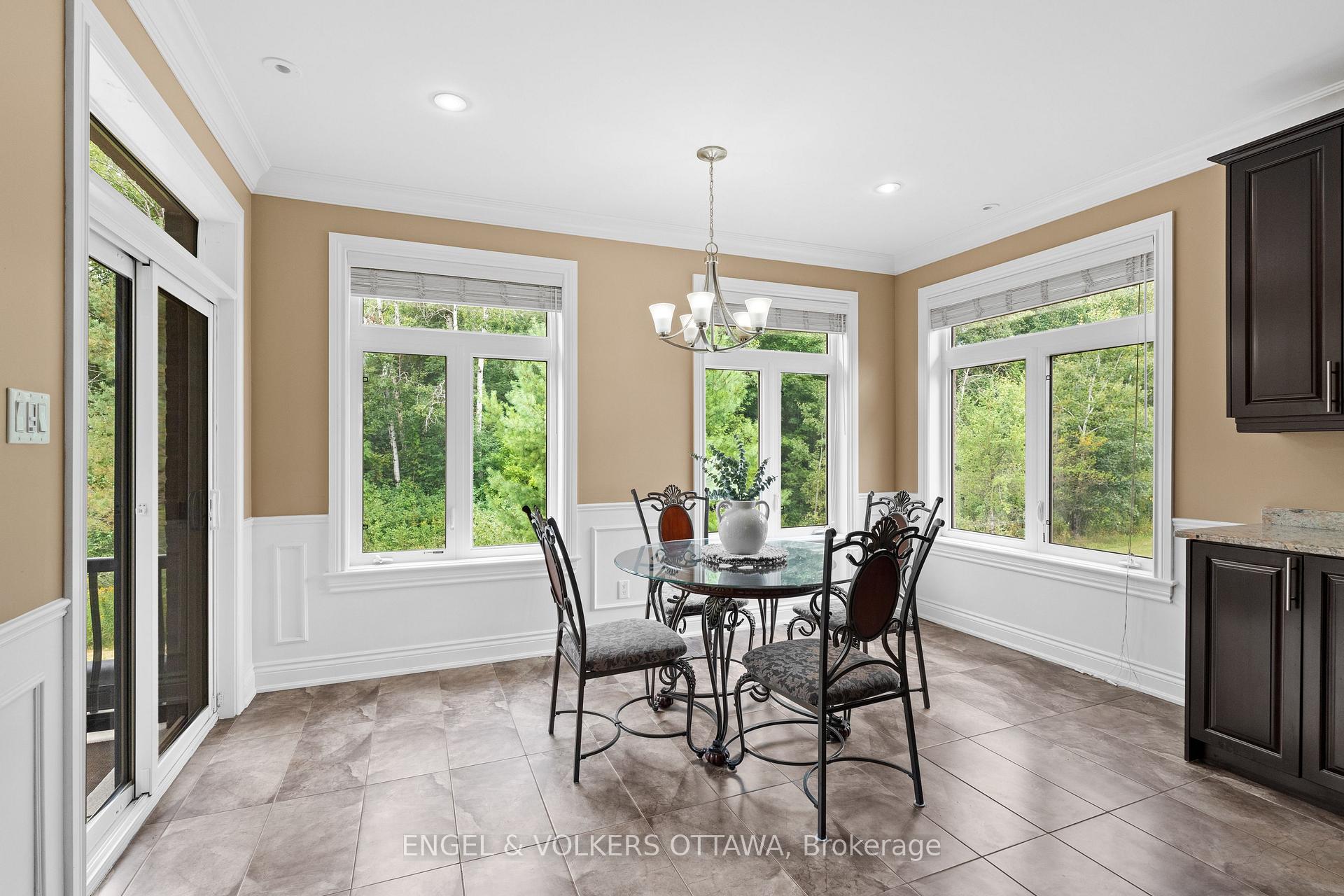 Photo 13 of 7510 Village Centre Place, Ottawa, Osgoode Twp North of Reg Rd 6 — HOMEH