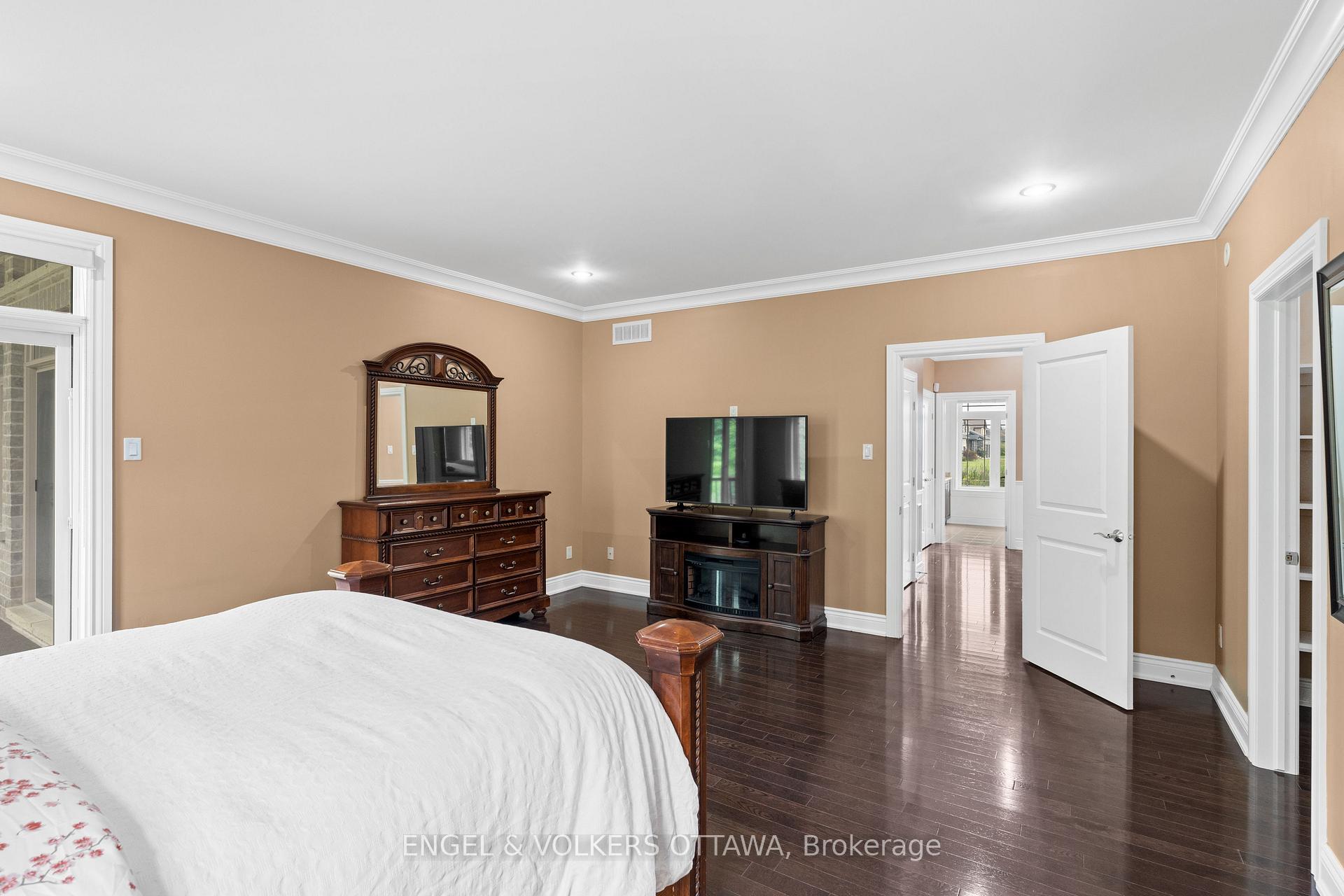 Photo 18 of 7510 Village Centre Place, Ottawa, Osgoode Twp North of Reg Rd 6 — HOMEH