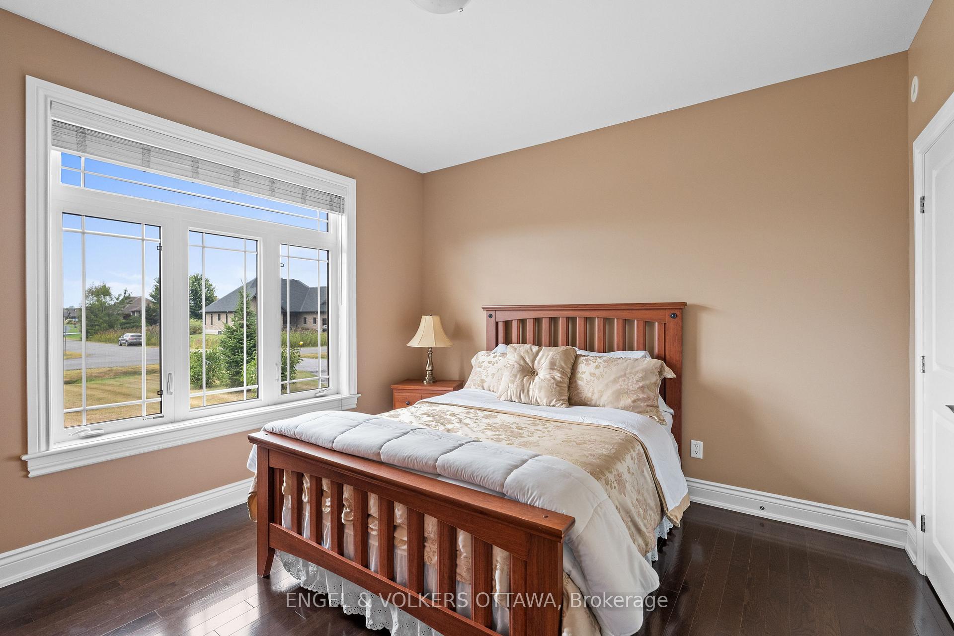 Photo 24 of 7510 Village Centre Place, Ottawa, Osgoode Twp North of Reg Rd 6 — HOMEH