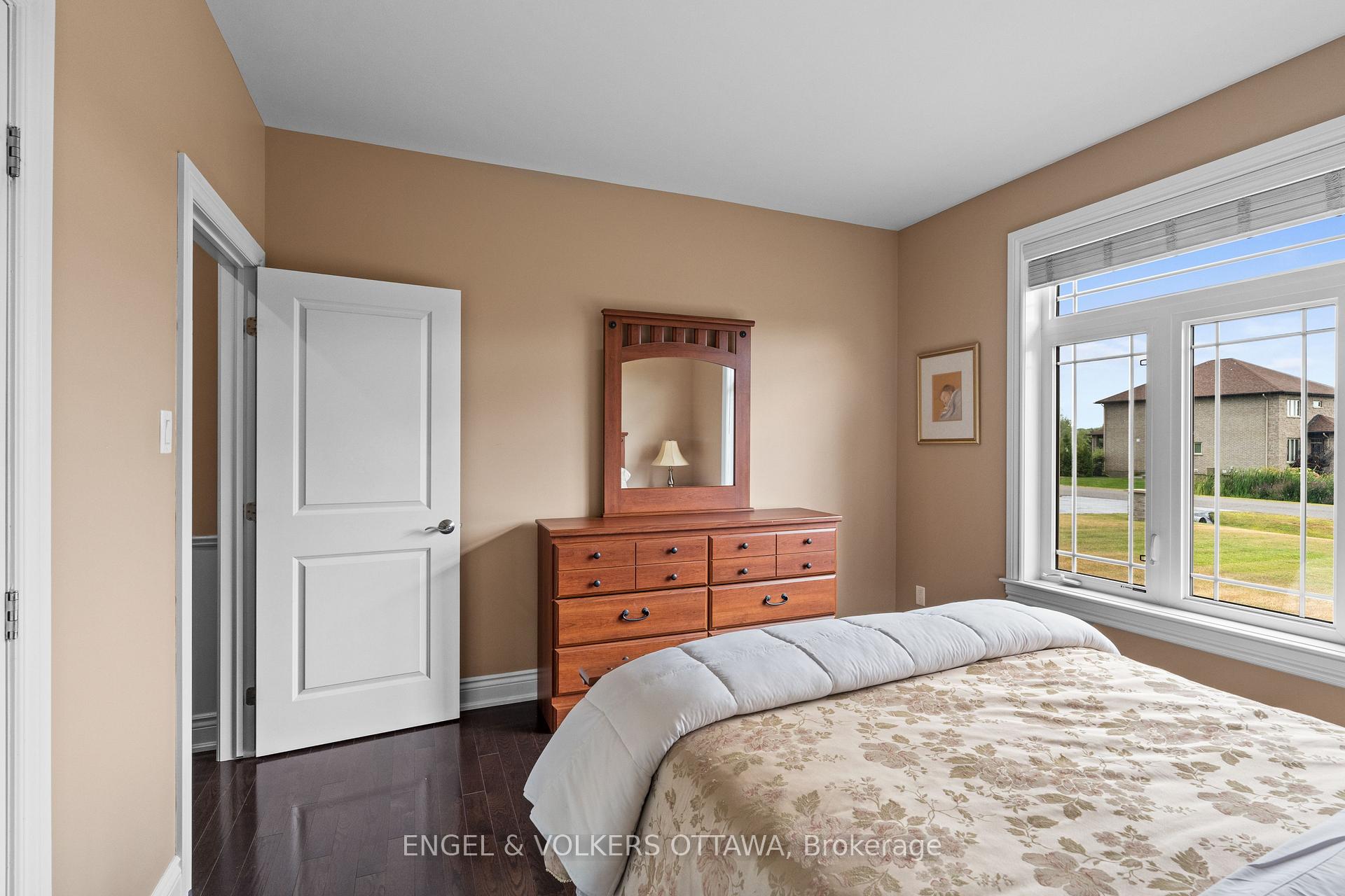 Photo 25 of 7510 Village Centre Place, Ottawa, Osgoode Twp North of Reg Rd 6 — HOMEH