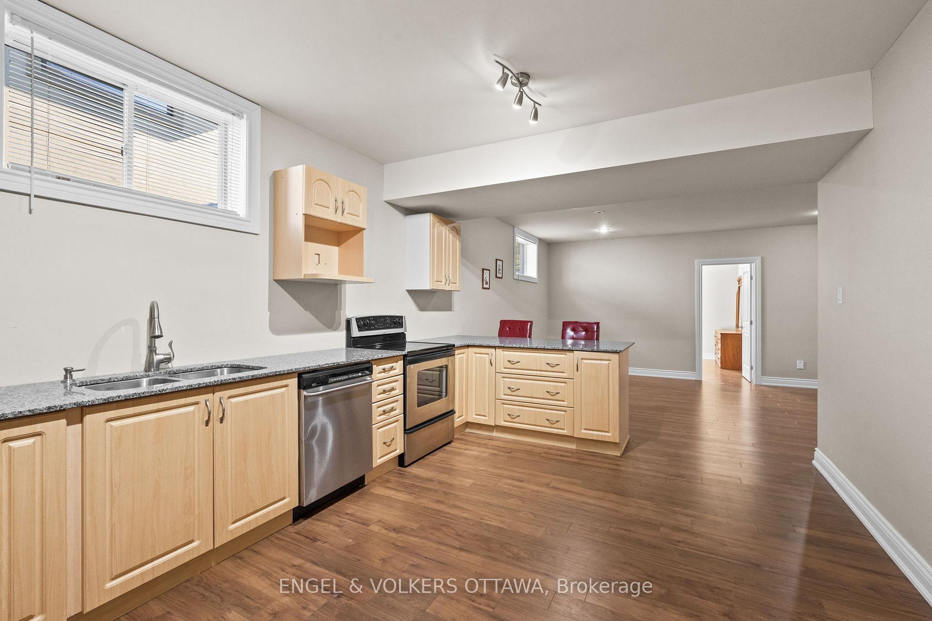 Photo 37 of 7510 Village Centre Place, Ottawa, Osgoode Twp North of Reg Rd 6 — HOMEH