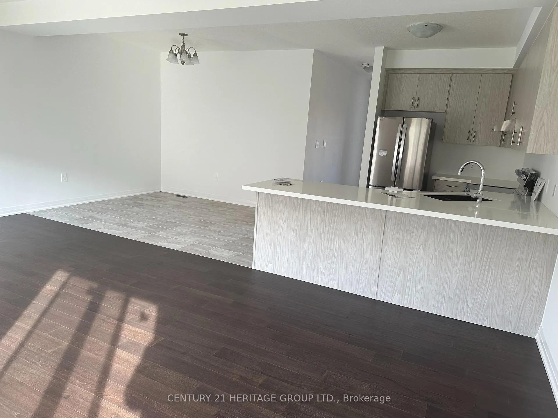 Photo 3 of 221 Cittadella Boulevard, Hamilton, Hannon — HOMEH