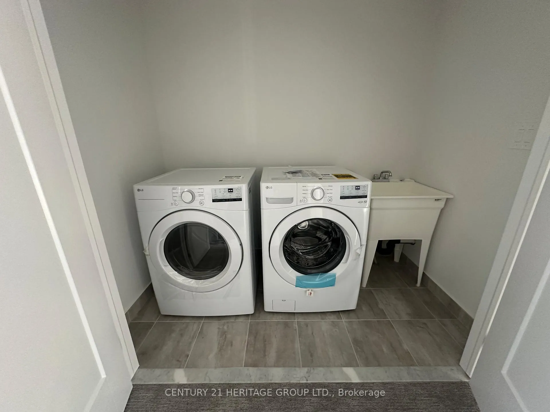 Photo 18 of 221 Cittadella Boulevard, Hamilton, Hannon — HOMEH