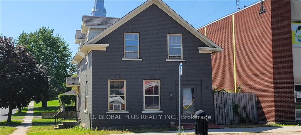 Front of 402 Pitt Street