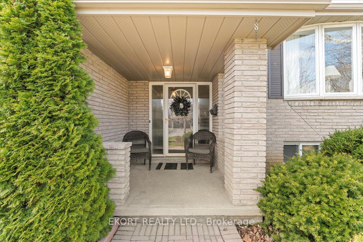 Photo 4 of 53 Kensington Crescent W, Belleville, Belleville Ward — HOMEH