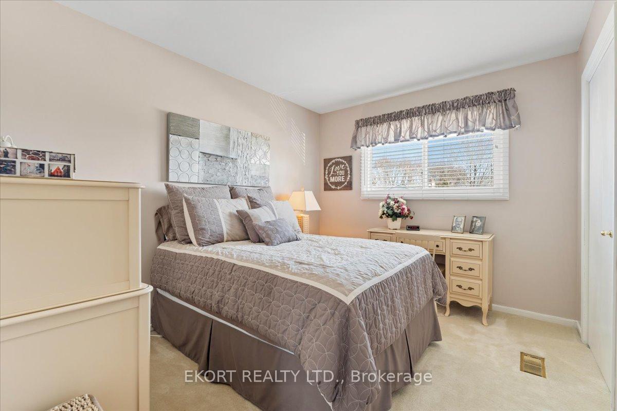 Photo 23 of 53 Kensington Crescent W, Belleville, Belleville Ward — HOMEH