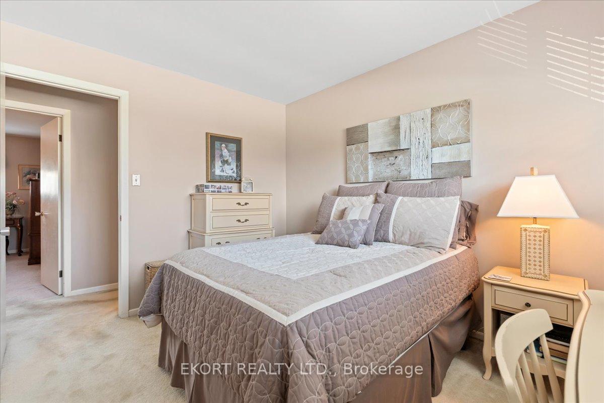Photo 24 of 53 Kensington Crescent W, Belleville, Belleville Ward — HOMEH