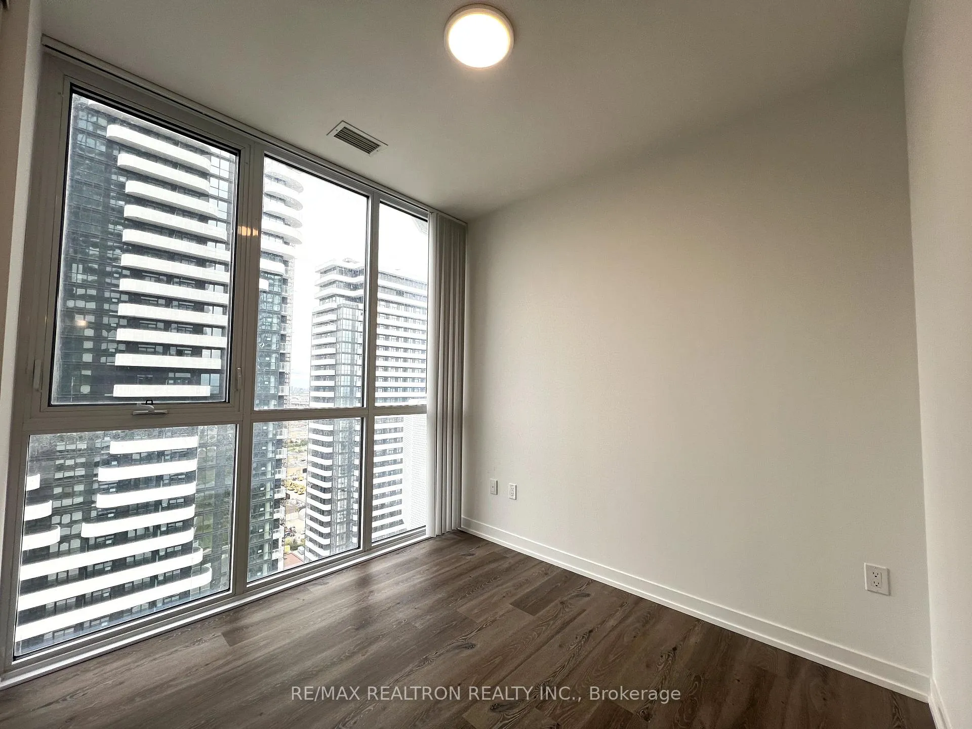 Photo 13 of Unit 3710, 225 Commerce Street, Vaughan, Vaughan Corporate Centre — HOMEH