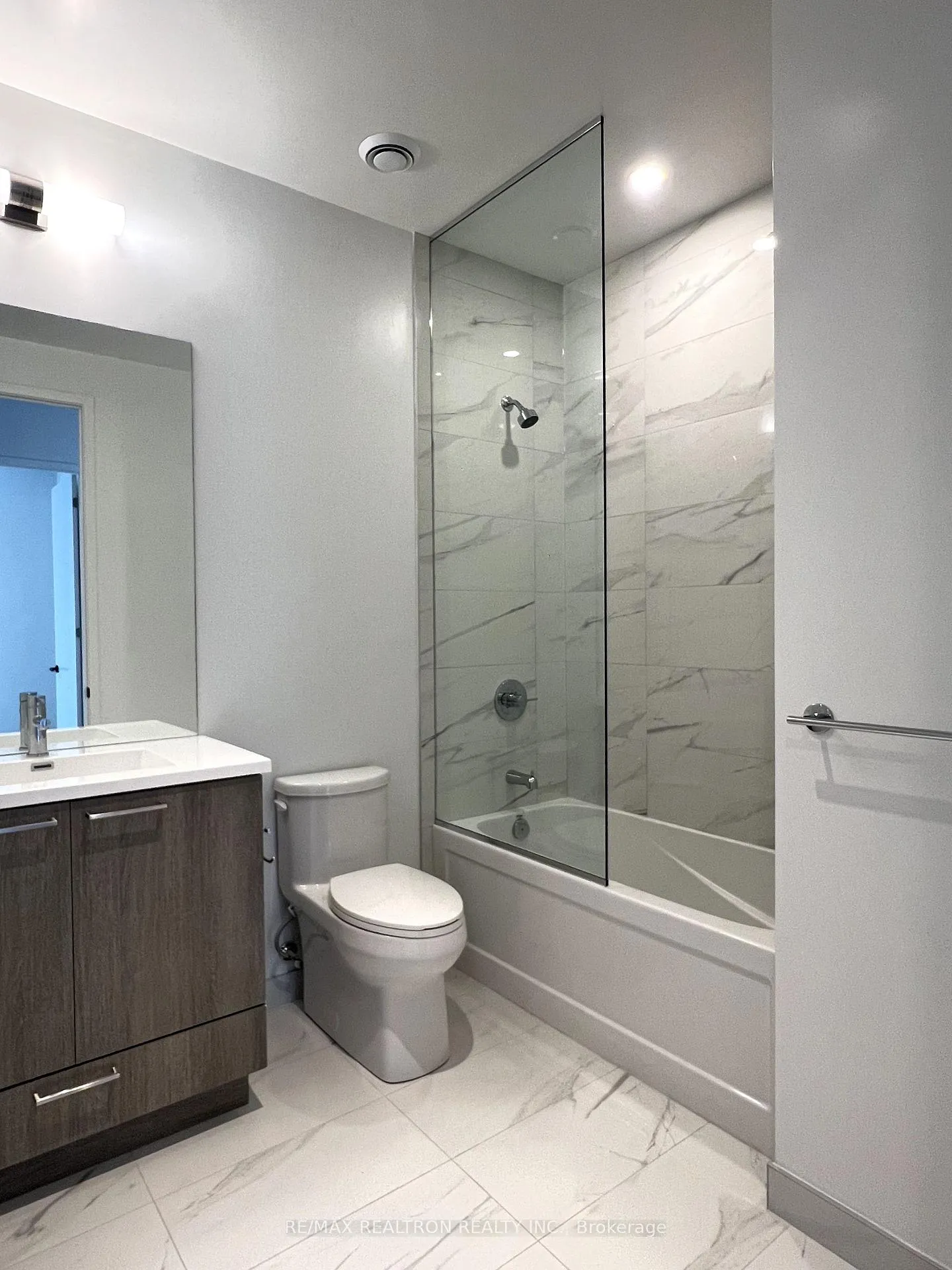Photo 21 of Unit 3710, 225 Commerce Street, Vaughan, Vaughan Corporate Centre — HOMEH
