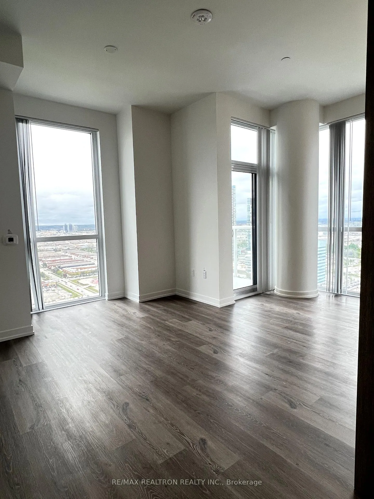 Photo 22 of Unit 3710, 225 Commerce Street, Vaughan, Vaughan Corporate Centre — HOMEH