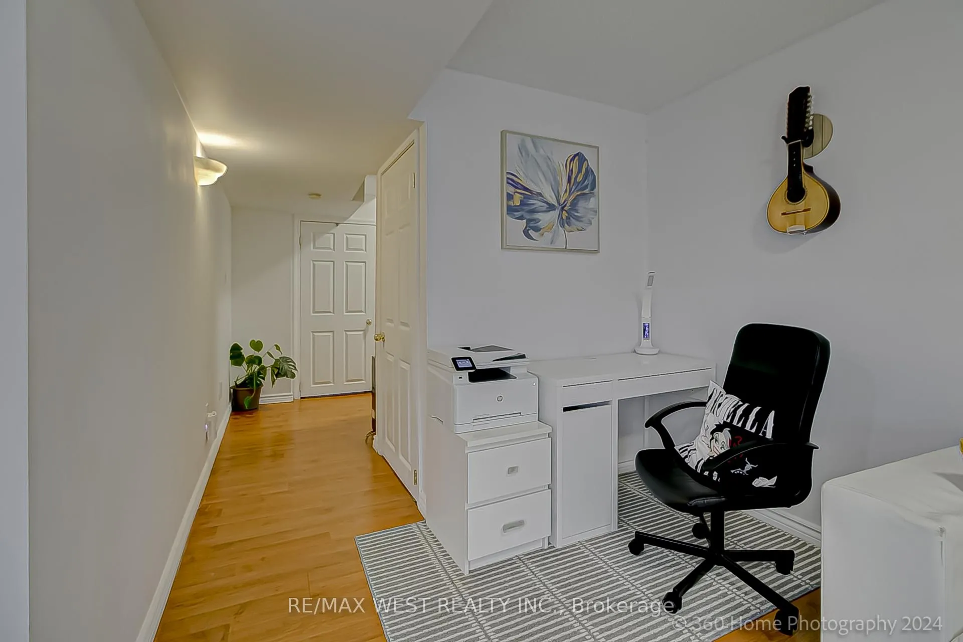 Photo 18 of 571 Blythwood Square, Oshawa, Samac — HOMEH