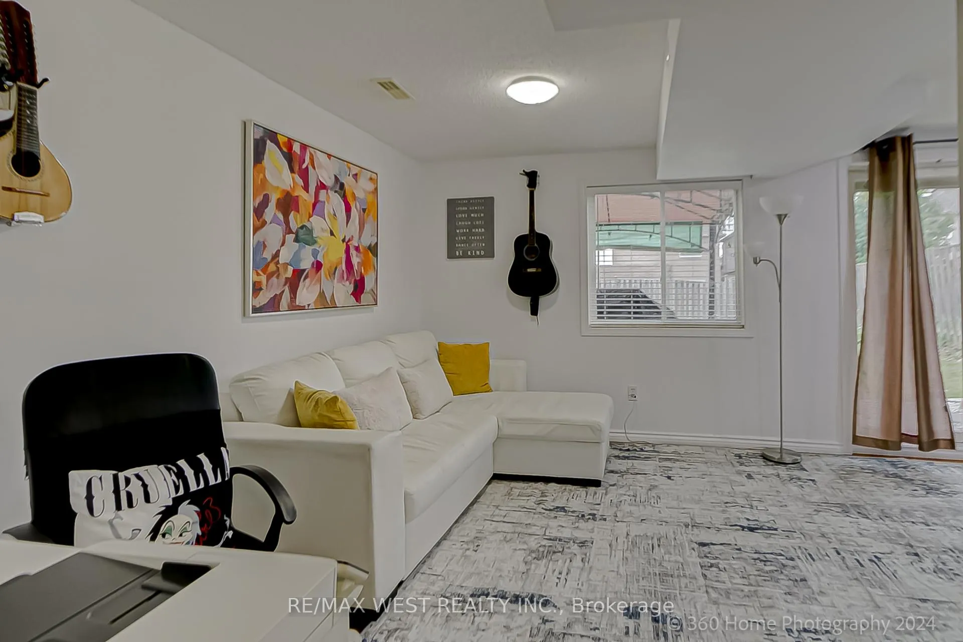 Photo 19 of 571 Blythwood Square, Oshawa, Samac — HOMEH