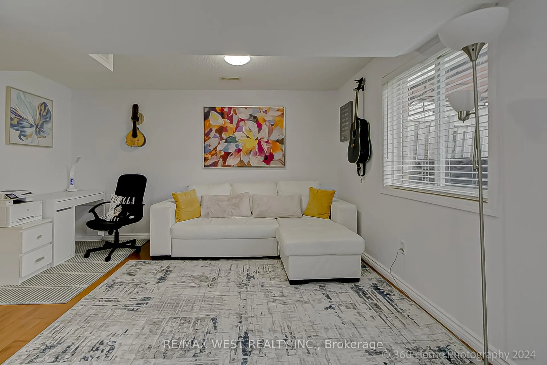 Photo 20 of 571 Blythwood Square, Oshawa, Samac — HOMEH