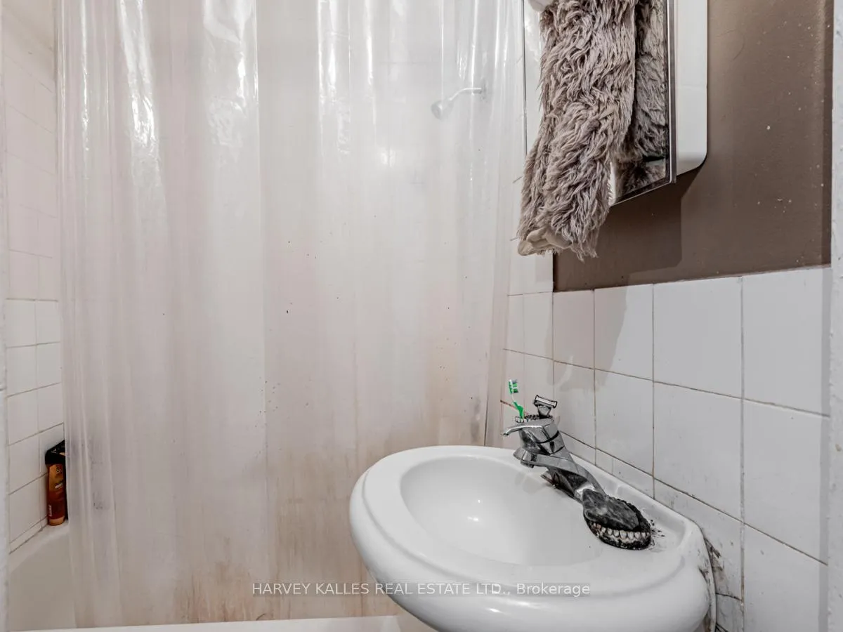 Photo 28 of 1552 Bathurst Street, Toronto, Humewood-Cedarvale — HOMEH