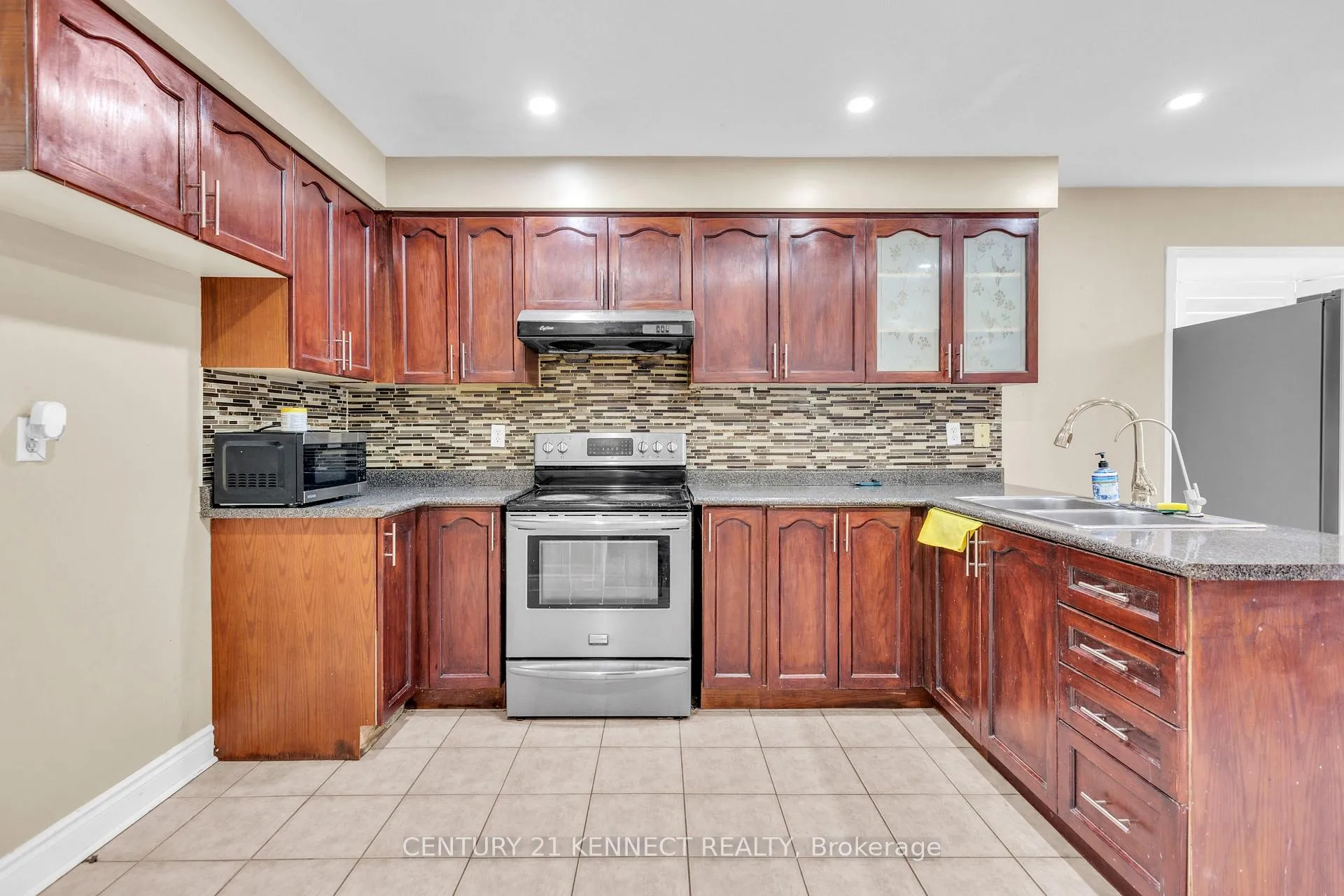 Photo 6 of Unit Upper, 173 Lockwood Road, Brampton, Fletcher's West — HOMEH
