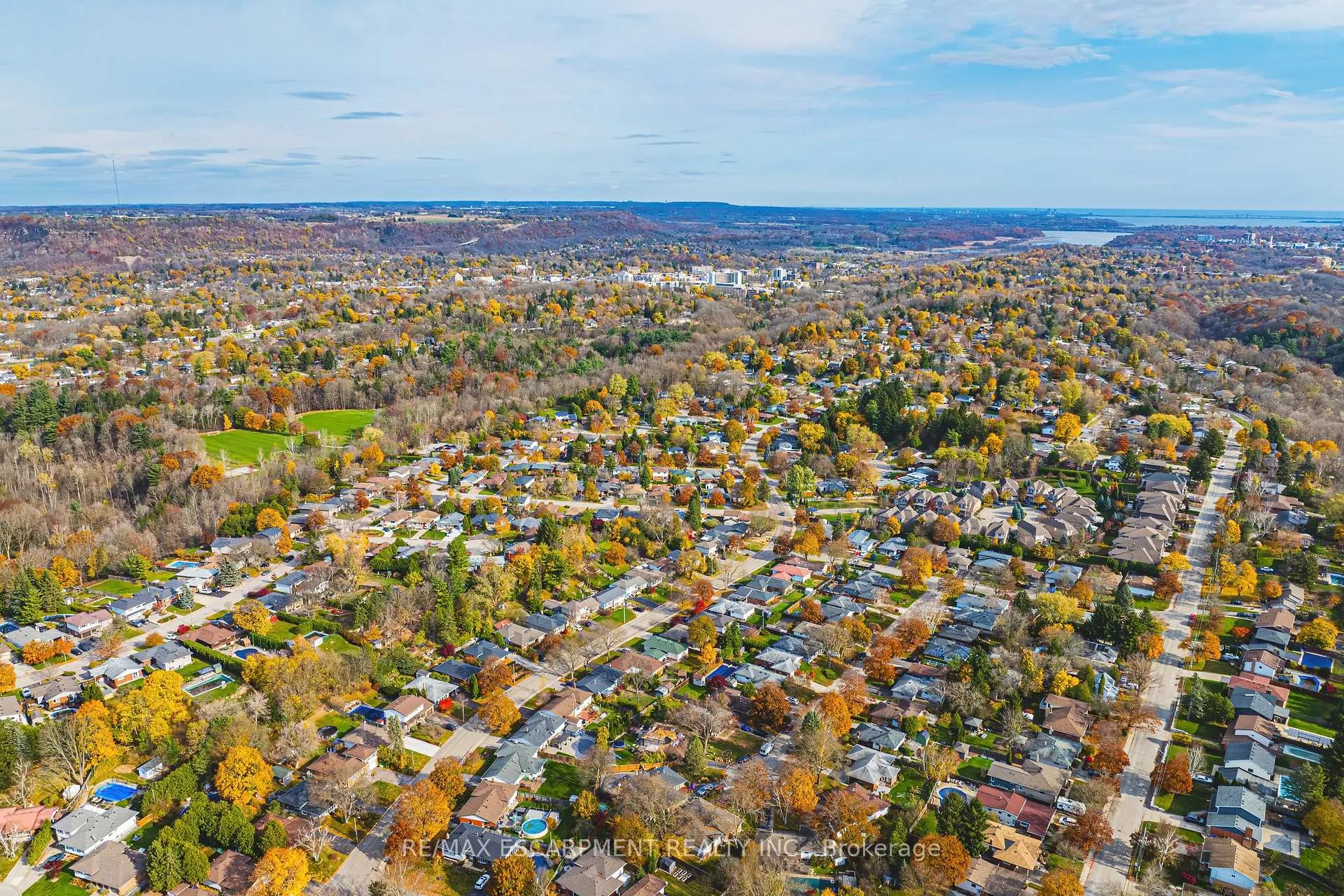 Photo 39 of 81 Skyline Drive, Hamilton, Dundas — HOMEH