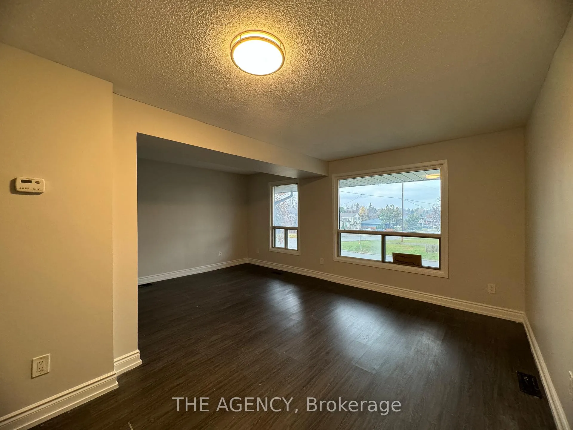 Photo 2 of Unit 4, 477 Dean Avenue, Oshawa, Central — HOMEH