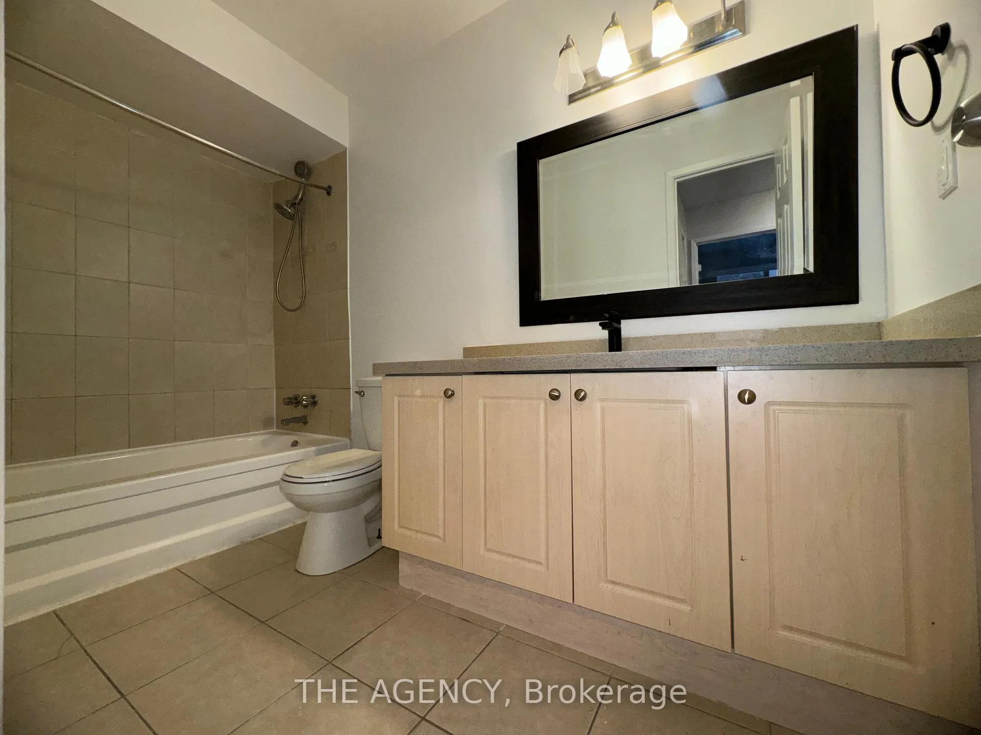 Photo 9 of Unit 4, 477 Dean Avenue, Oshawa, Central — HOMEH