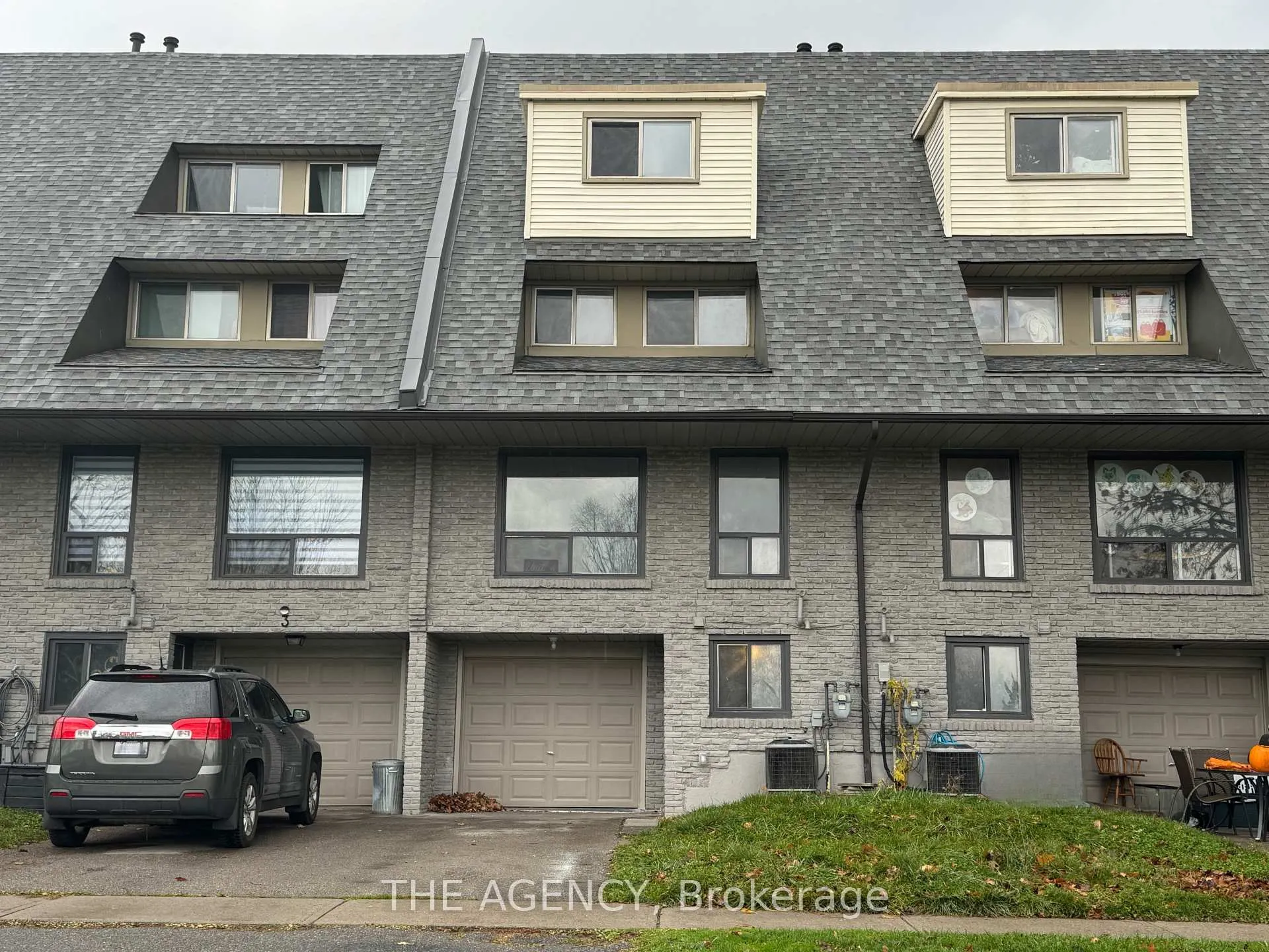 Photo 14 of Unit 4, 477 Dean Avenue, Oshawa, Central — HOMEH