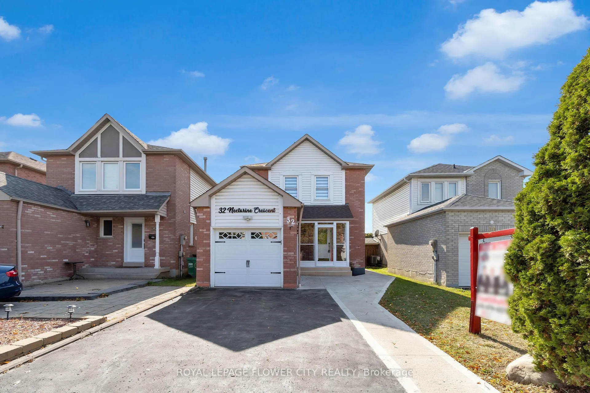Photo 1 of 32 Nectarine Crescent, Brampton, Westgate — HOMEH