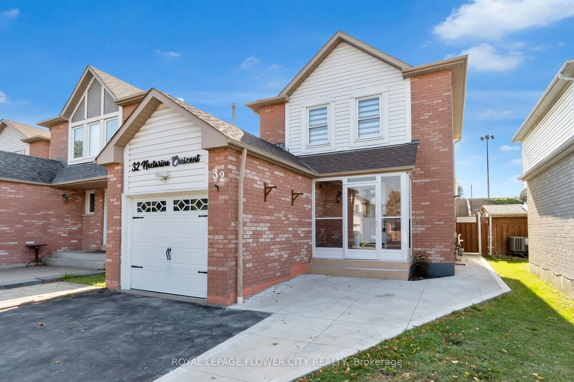 Photo 3 of 32 Nectarine Crescent, Brampton, Westgate — HOMEH