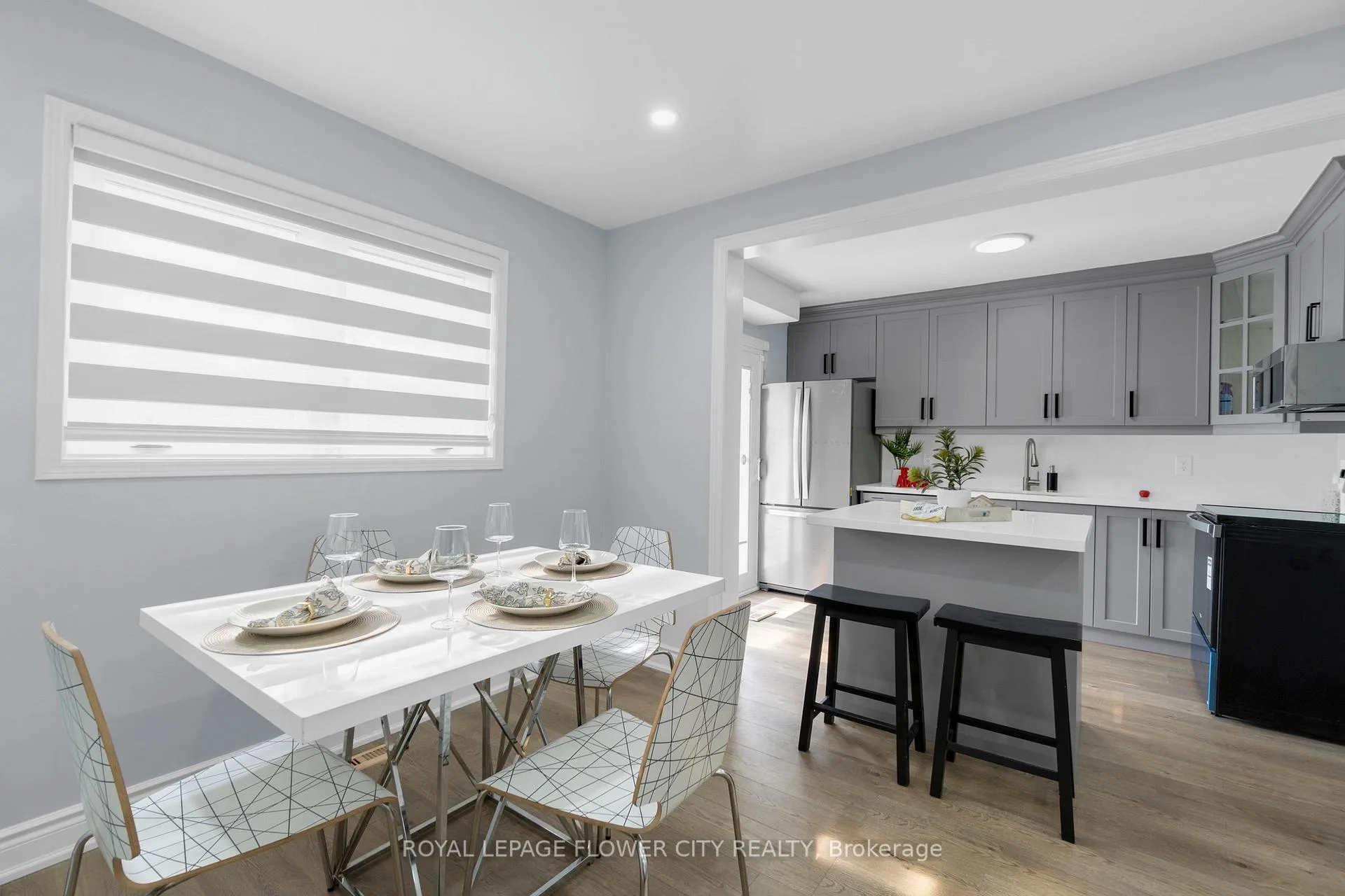 Photo 7 of 32 Nectarine Crescent, Brampton, Westgate — HOMEH