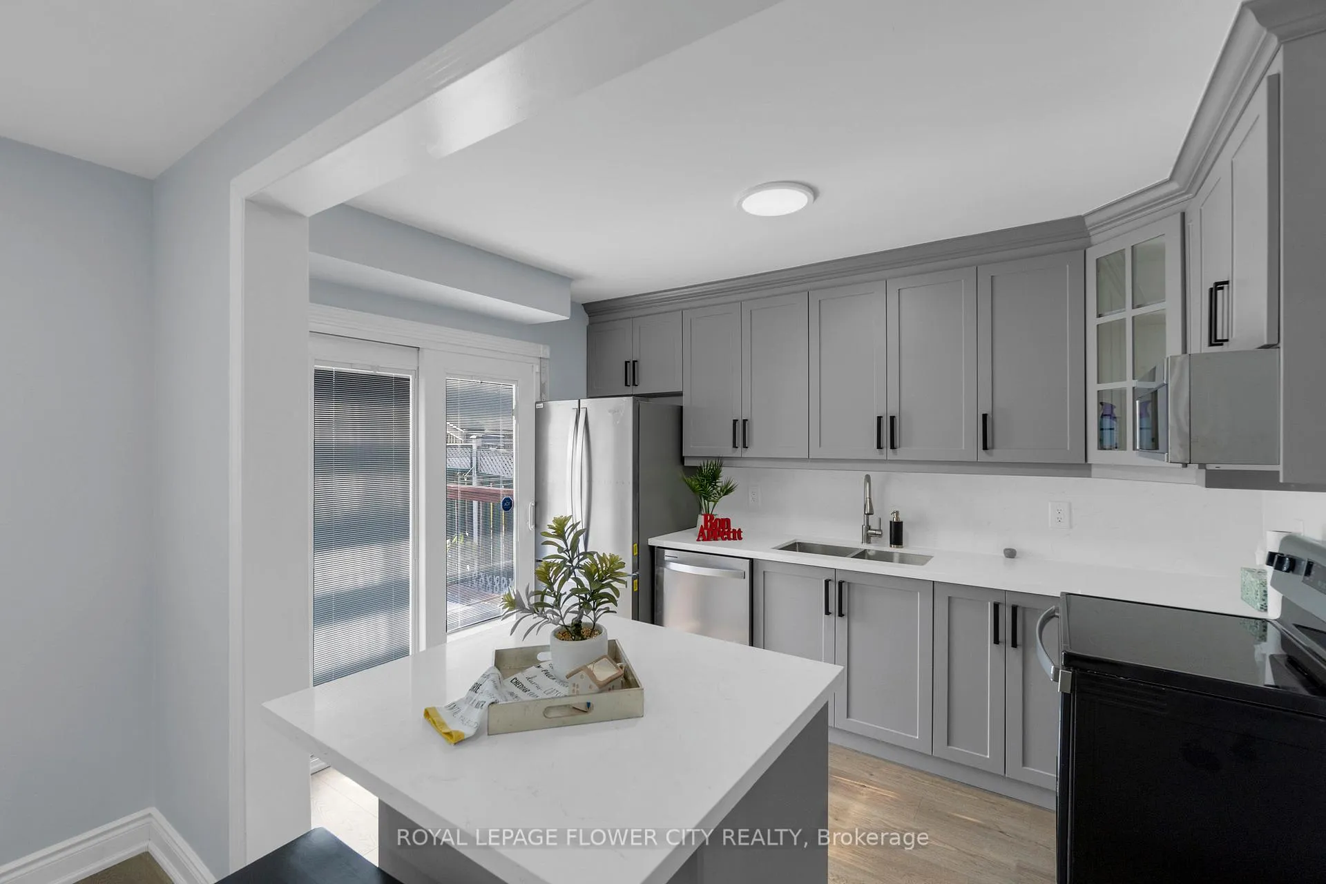 Photo 8 of 32 Nectarine Crescent, Brampton, Westgate — HOMEH