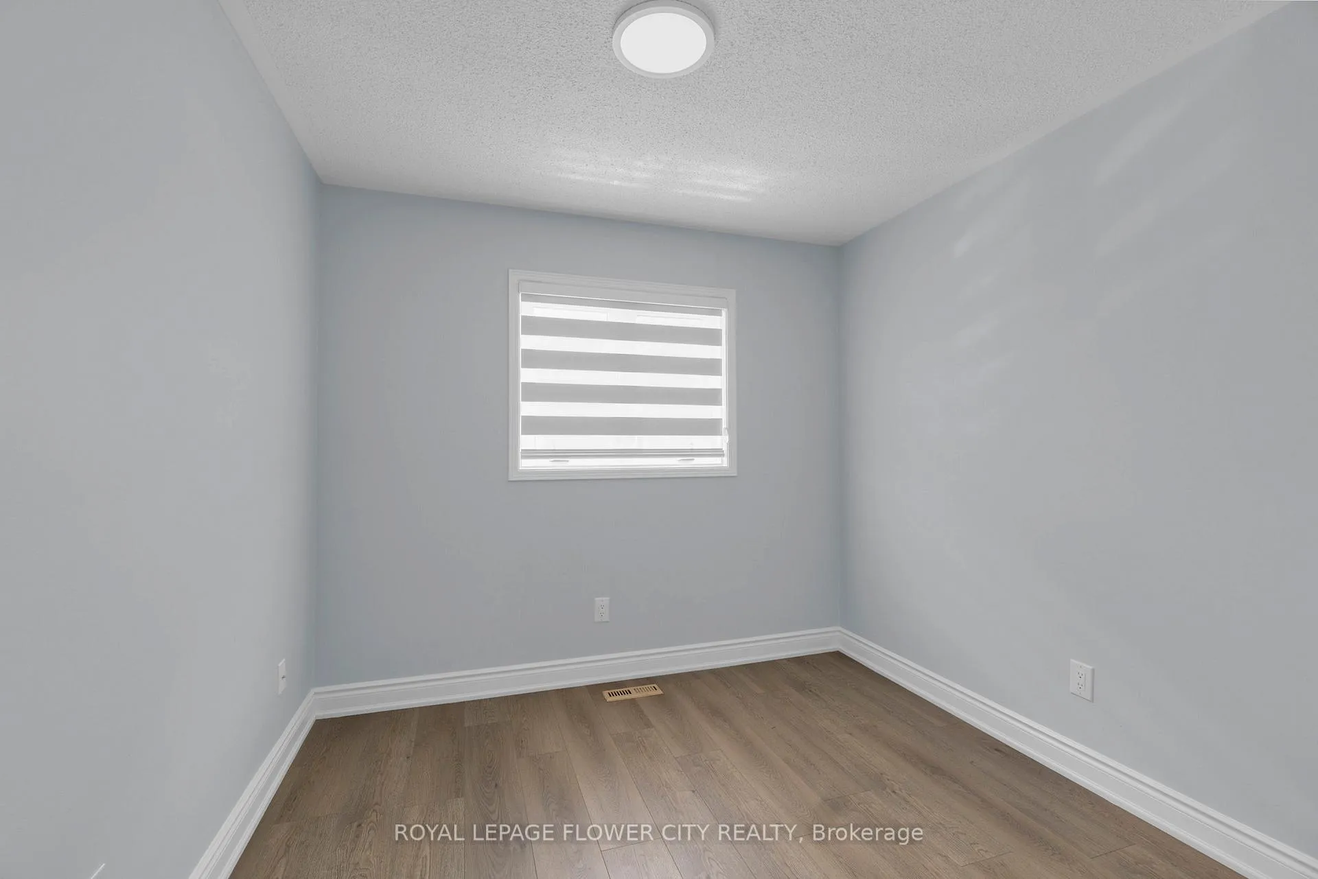 Photo 13 of 32 Nectarine Crescent, Brampton, Westgate — HOMEH