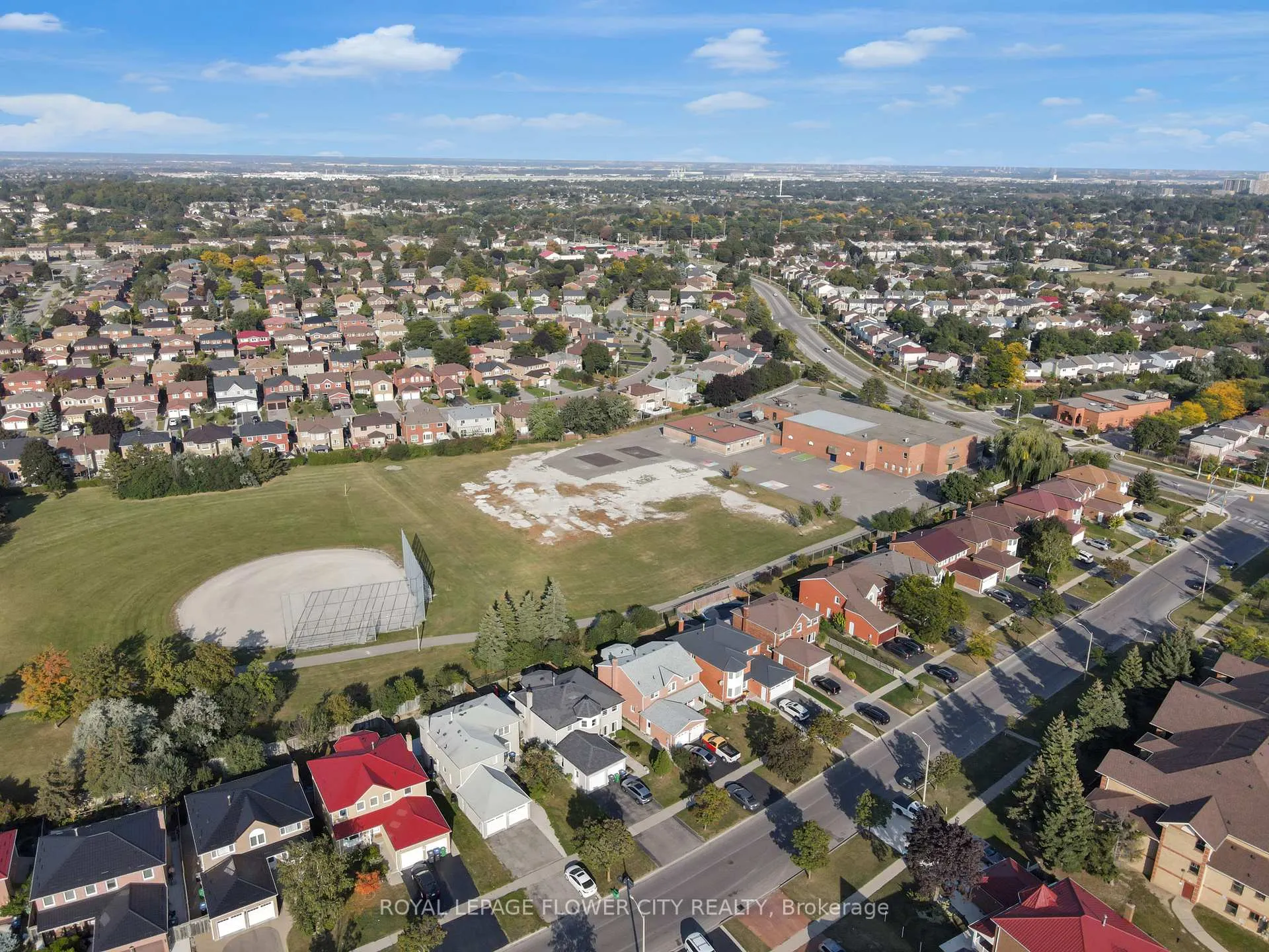 Photo 20 of 32 Nectarine Crescent, Brampton, Westgate — HOMEH