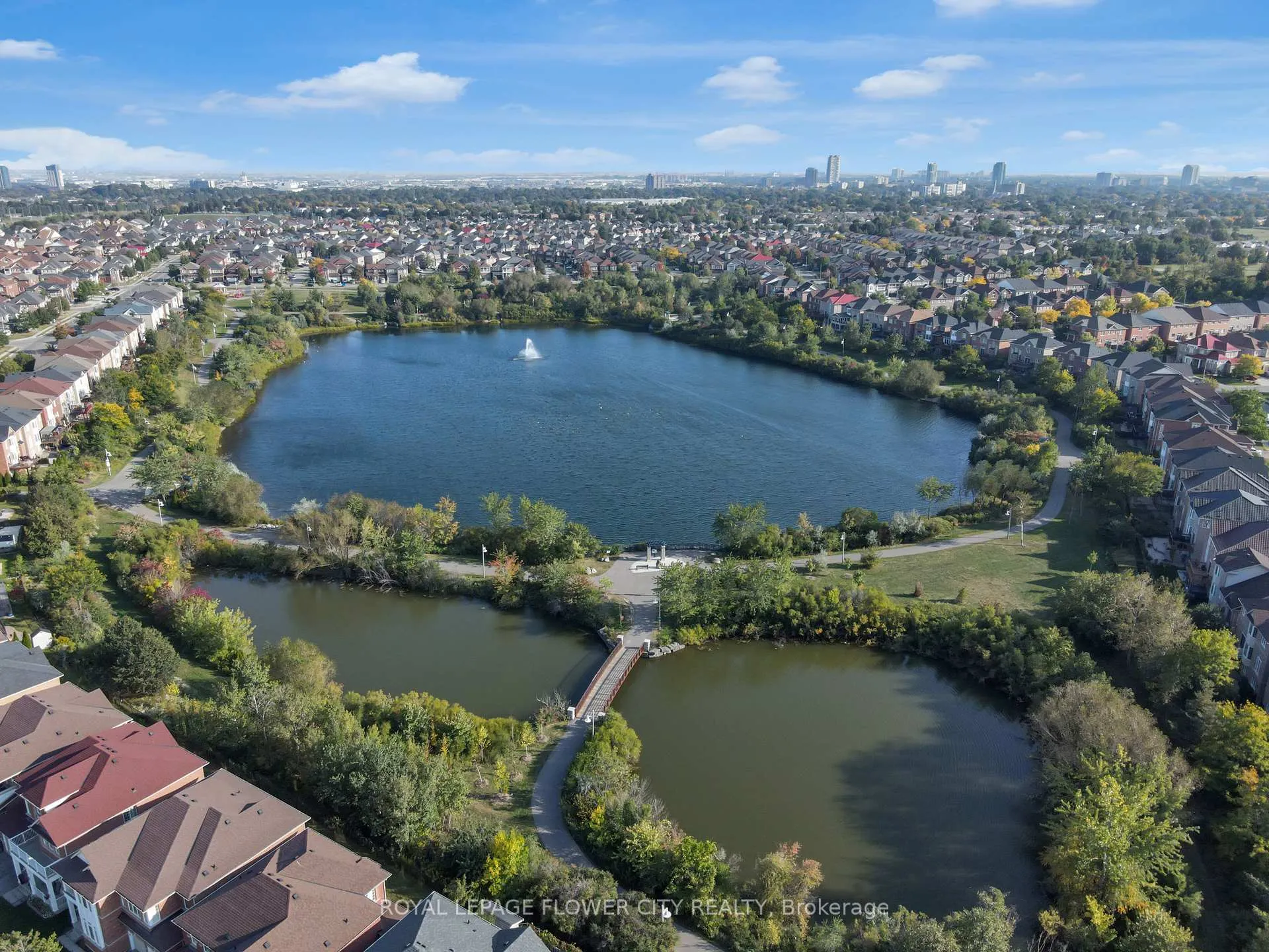 Photo 21 of 32 Nectarine Crescent, Brampton, Westgate — HOMEH