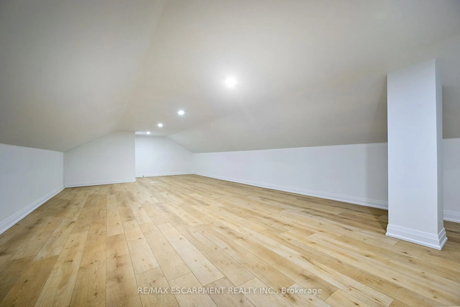 Photo 35 of 75 Randall Avenue, Hamilton, Stoney Creek Industrial — HOMEH