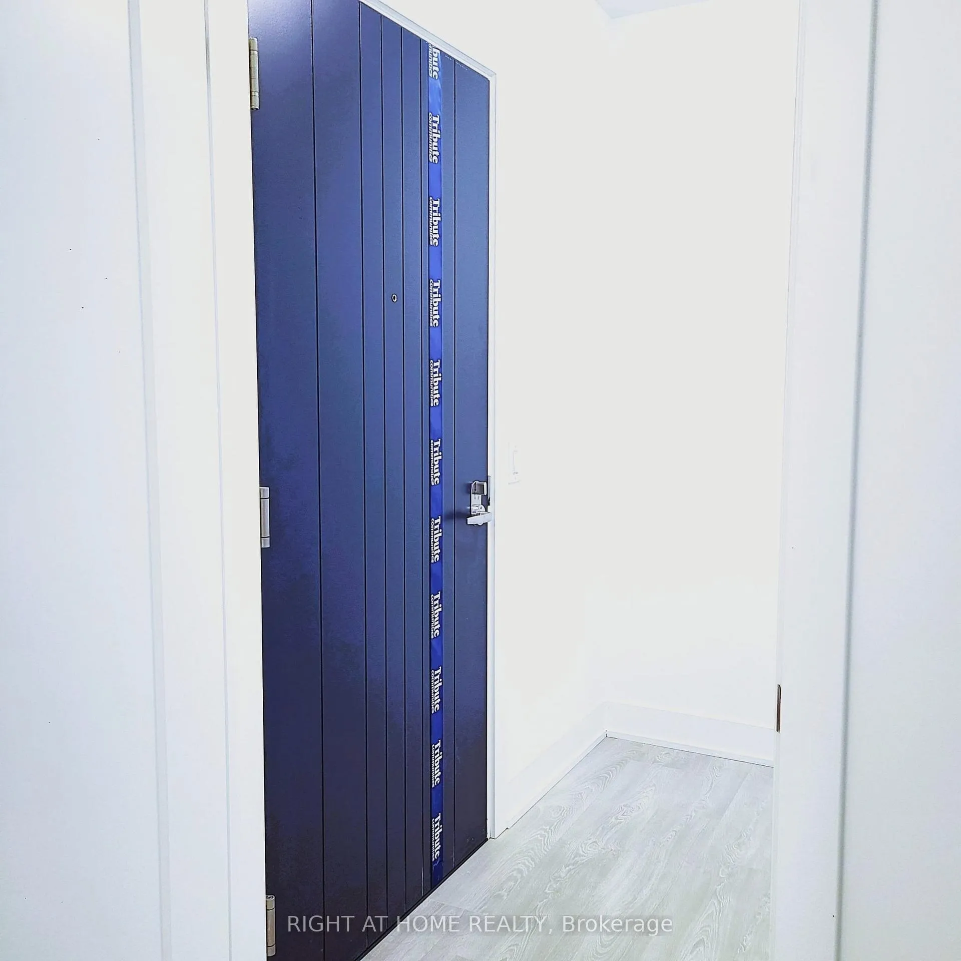 Front of Unit 307, 2545 Simcoe Street N