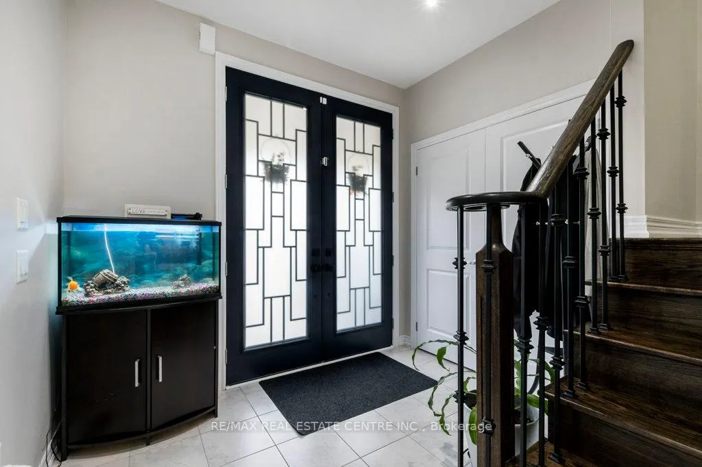 Photo 7 of 22 Selsdon Street, Brampton, Credit Valley — HOMEH