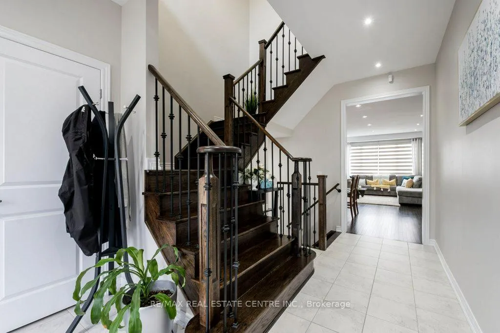 Photo 8 of 22 Selsdon Street, Brampton, Credit Valley — HOMEH