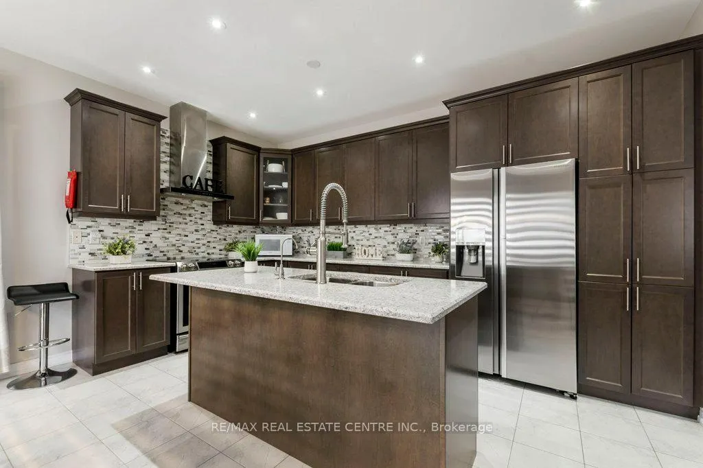 Photo 15 of 22 Selsdon Street, Brampton, Credit Valley — HOMEH