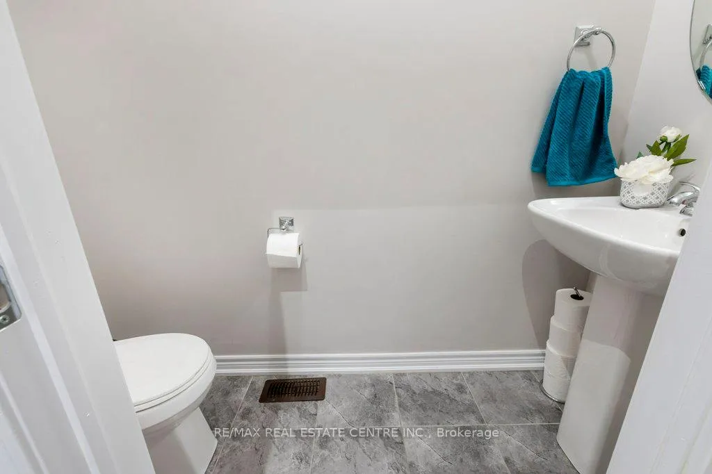 Photo 20 of 22 Selsdon Street, Brampton, Credit Valley — HOMEH