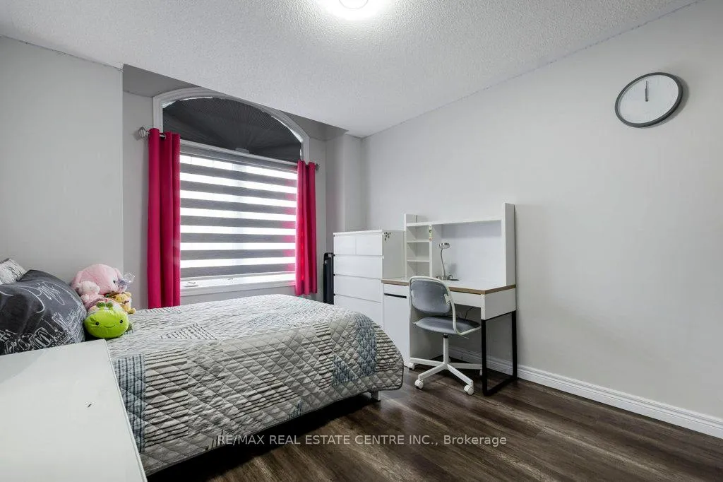 Photo 25 of 22 Selsdon Street, Brampton, Credit Valley — HOMEH
