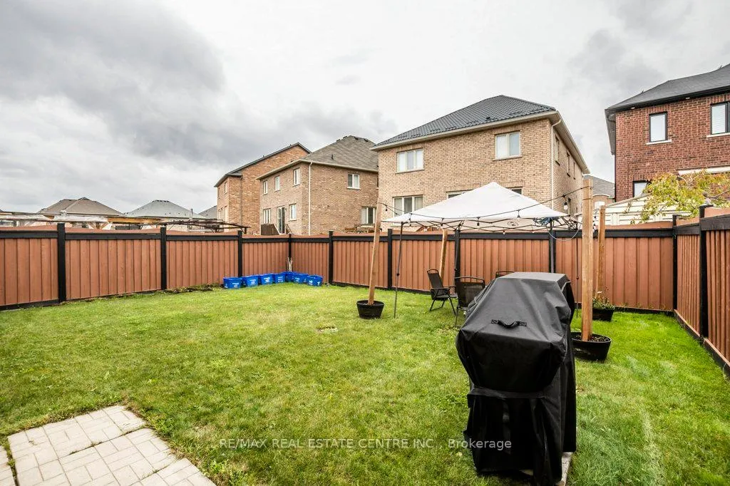 Photo 36 of 22 Selsdon Street, Brampton, Credit Valley — HOMEH