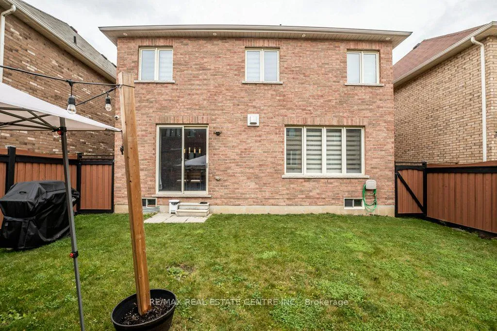 Photo 38 of 22 Selsdon Street, Brampton, Credit Valley — HOMEH
