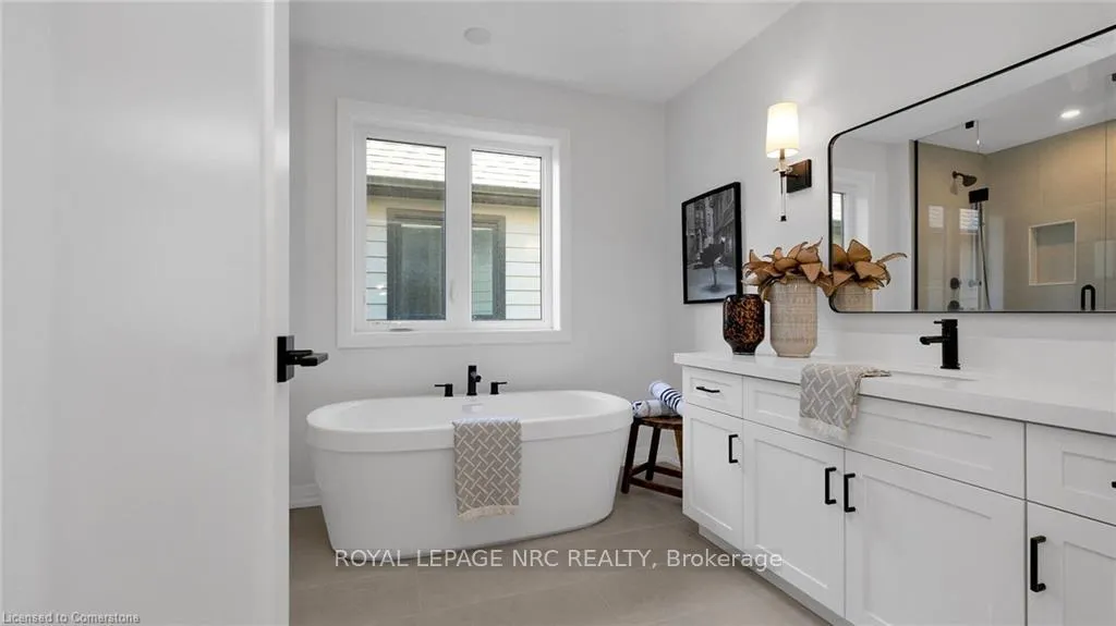 Photo 23 of 121 Whitefish Crescent, Hamilton, Stoney Creek — HOMEH