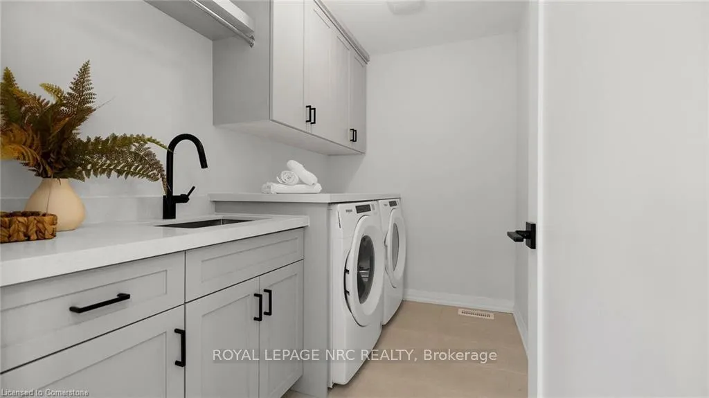 Photo 27 of 121 Whitefish Crescent, Hamilton, Stoney Creek — HOMEH
