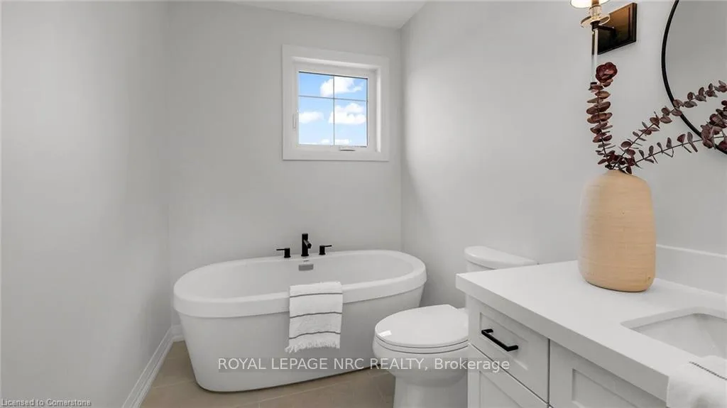 Photo 34 of 121 Whitefish Crescent, Hamilton, Stoney Creek — HOMEH