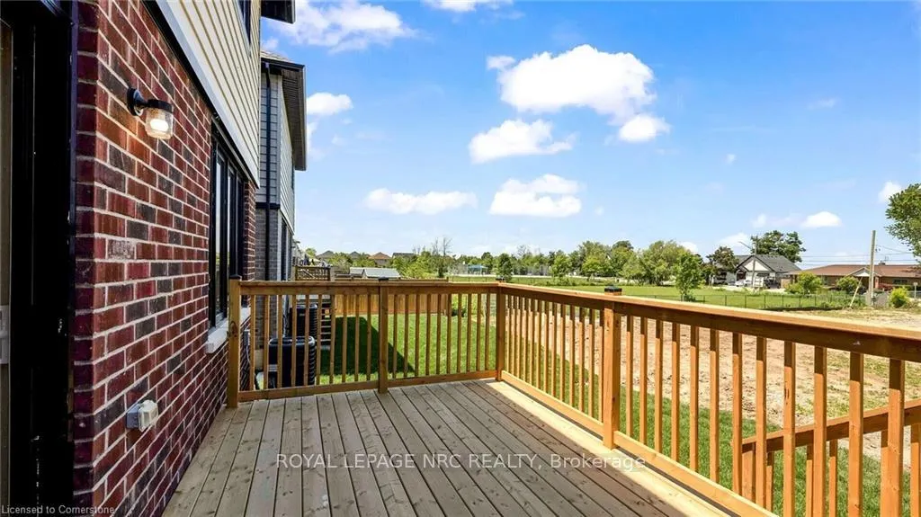 Photo 37 of 121 Whitefish Crescent, Hamilton, Stoney Creek — HOMEH